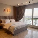 Luxury Nile View Apartment In Maadi